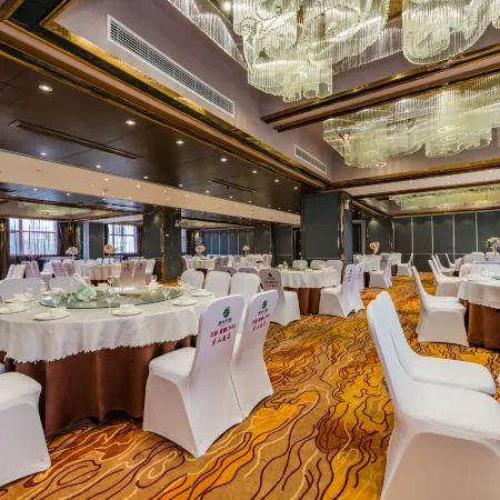 Banshan Hotel (Wanda Plaza in Kaili City Center)