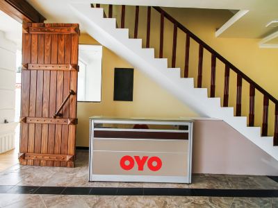OYO 334 Royal Oshin