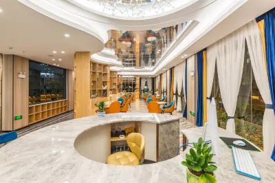Jinshun Tianhua Hotel (Ruili Fortune Plaza Caiyun City) Hotels near Jiegao Port