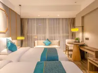 Fairyland Premium Hotel (Kunming Tuodong Sports Center Tangzixiang Metro Station) Hotels near كونمينغ هال