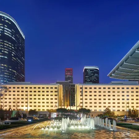 5L Hotel Отели рядом с достопримечательностью «Интернешнл Трайдерс Билдинг»