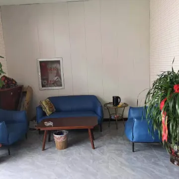 Minquan Yijing Hotel (Minquan Station)
