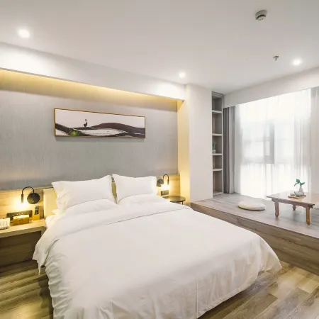 Zhenjiang July hotel