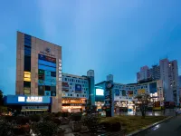 Homeinn Selected Hotel (Shanghai Pudong New International Expo Center Beicai Subway Station) Hotels near Beicaizhen Central Elementary School