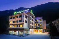 Holiday Inn Express  (Jiuzhaigou Scenic Area) Các khách sạn ở Cửu Trại Câu