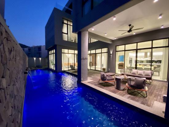 Molly Luxury Private Pool Bungalow Pantai Cenang Langkawi 2021 Room Price Deals Review Trip Com