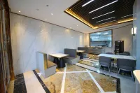 Wuhua Water Moon Skylight Luxury Boutique Hotel - breakfast