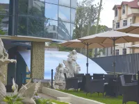 La Maison Royale - WESTLANDS Hotels near Westlands