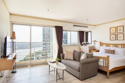 Riverfront Bangkok Hotel di Phra Pradaeng