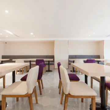 Lavande Hotel (Beijing Tiananmen Square Wangfujing Street Branch) Отели рядом с достопримечательностью «Дунчэн»