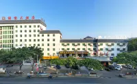 東方綠寶大飯店（三角公園店）