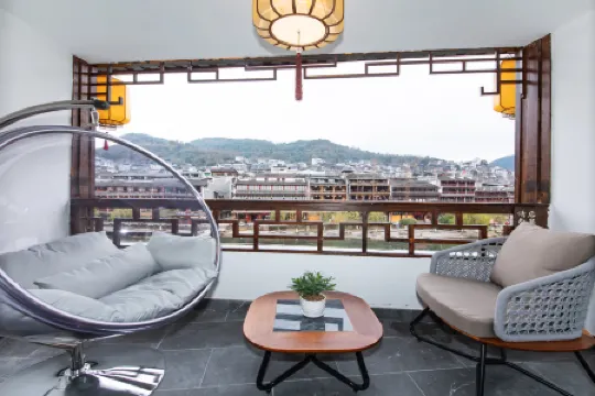 Qianxun Yunjing Zen River View Hotel