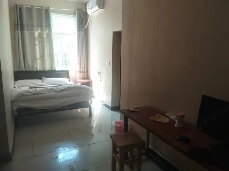 Yanchun Yuanmou Hotel Отели рядом с достопримечательностью «Liangshan Passenger Transport Terminal»