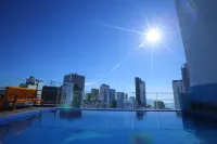 โรงแรมอโลฮานาตรัง - สระว่ายน้ำแบบอินฟินิตี้