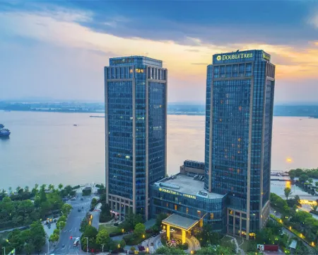 DoubleTree by Hilton Wuhu Hotels in Wuhu