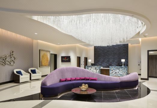 더 바이시클 호텔 & 카지노 로비 입구