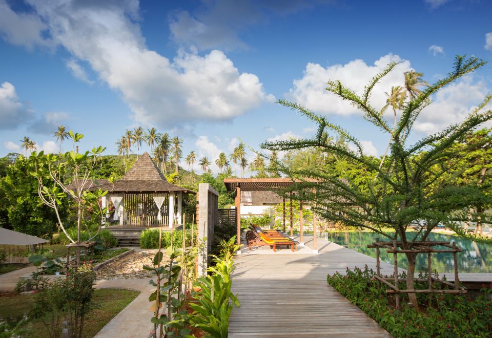 2. 미라 몬트라 리..