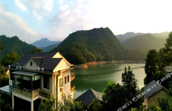 龍泉天青等煙雨客棧