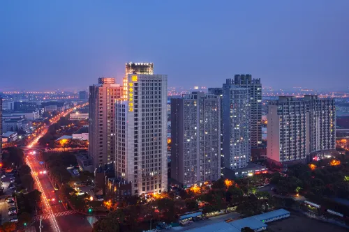Regal Jinfeng Hotel - 5 Yıldız