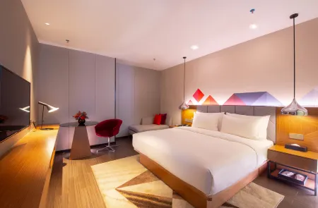 Borrman Hotel (Xuwen Port Wharf)