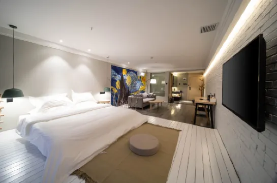 Yuguang Art Hotel