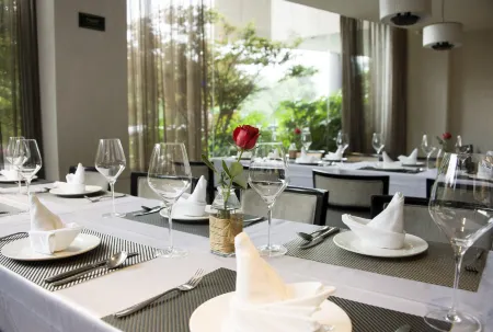 City Insight Hotel Отели рядом с достопримечательностью «Yangsha Lake Colorful Flower Field»