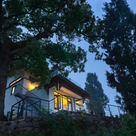 Stray Clouds Villa