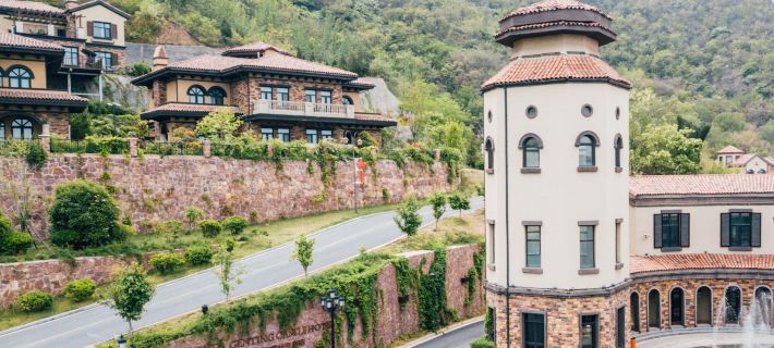 Wuyunshan Yunding Castle Homestay Hotels in Xingyang
