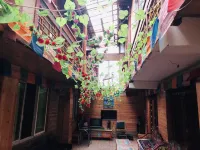 Baoxing Duoji Zangzhai Homestay