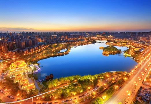 지하철역 근처 메이다오 호텔