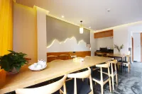 Weiduo Bieyuan Hostel