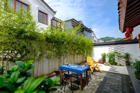 Yongzhou Xiju Characteristic Homestay Отели рядом с достопримечательностью «Yongzhou Lingling Gymnasium»