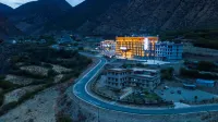 Shidai Yading Hotel