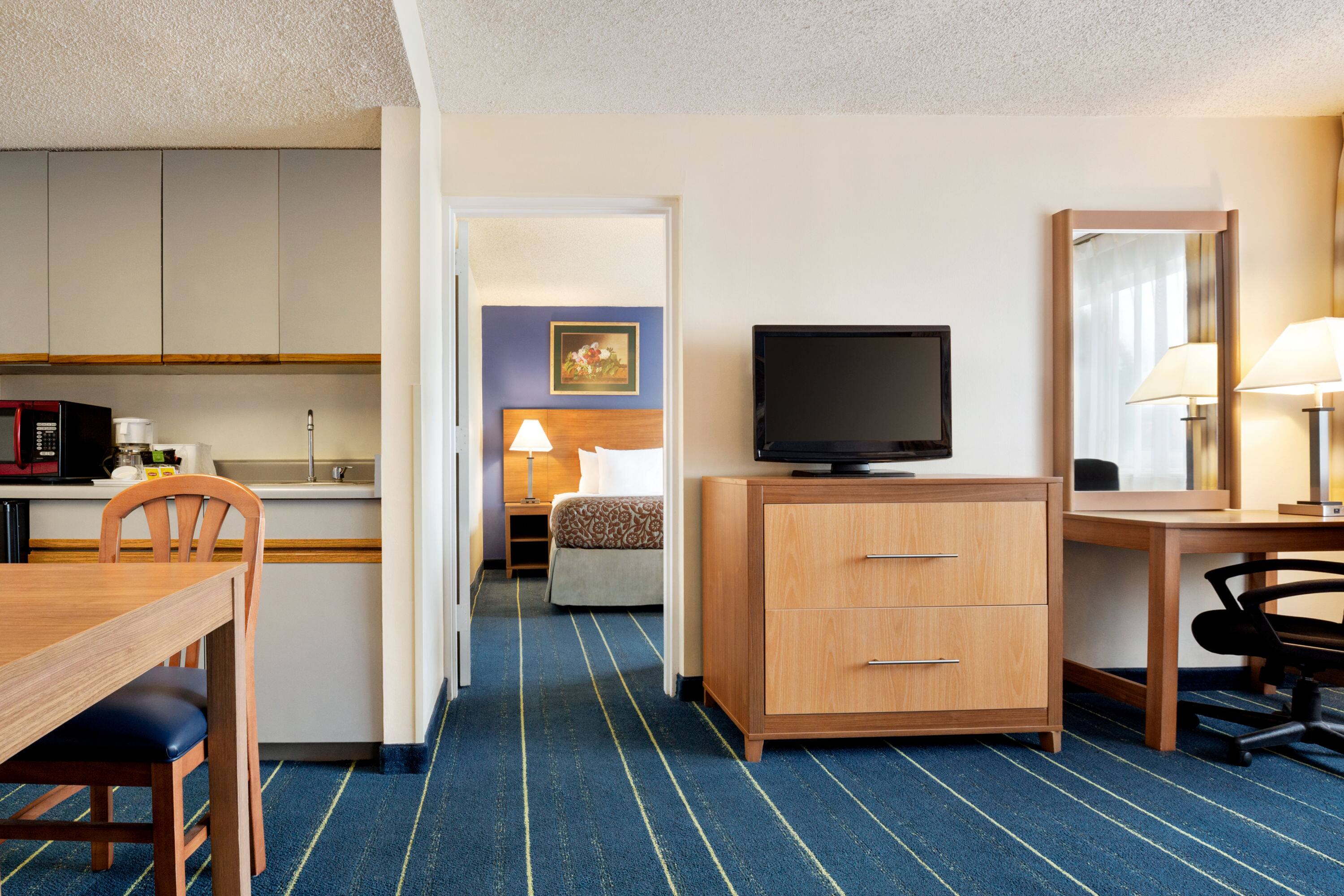 Days Inn & Suites by Wyndham Golden/Denver West