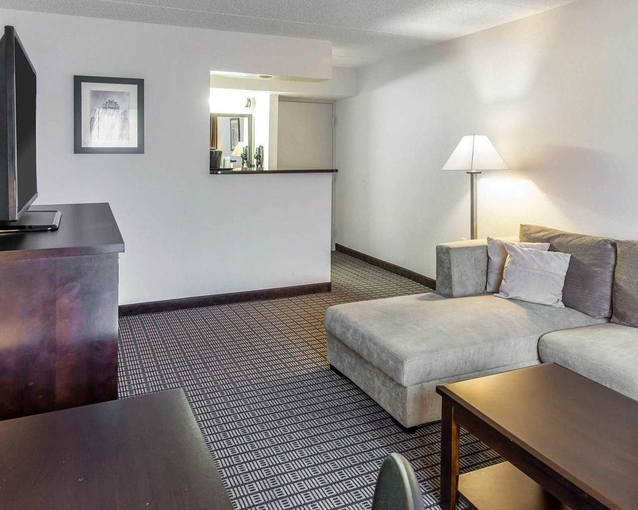 Comfort Inn & Suites BWI Airport