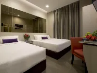 V Hotel Bencoolen Hotels near Victoria