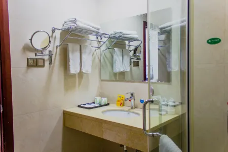 Weiye Hotel Отели рядом с достопримечательностью «Zhaomingyuan Scenic Area»