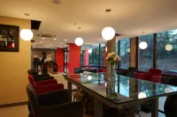 823Tourist Hotel