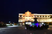Spring Hotel Hotel dekat Dacheng Station