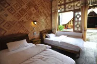 YI ZHEN HOTEL - parkir