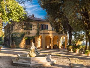 La Bandita Toscana | Relais di Campagna in Toscana, Storica Villa con Piscina e Ristorante Sassetta Toscana