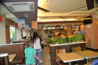 Pingwu Bulaike Business Hotel فنادق في بينغ وو