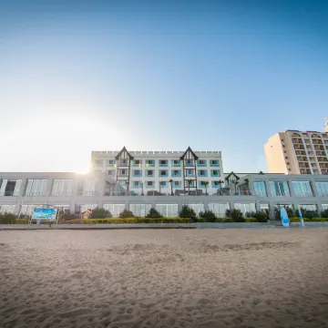 โรงแรมไห่เทียน ยี่เซ่อ (ซีกัง ฮวาหยวน) โรงแรมใกล้ฉินราชวงศ์ฉินขอเซียนในทะเล