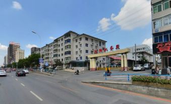 IU Hotel (Shenyang Railway Station Taiyuan Street)