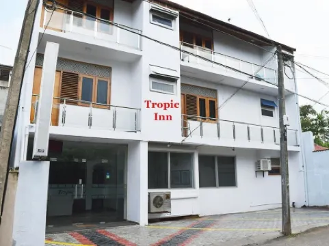 Tropic Inn Отели рядом со станцией Mount Lavinia Railway Station
