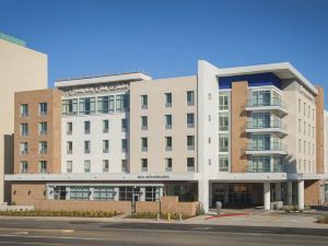 Hampton Inn & Suites LAX El Segundo