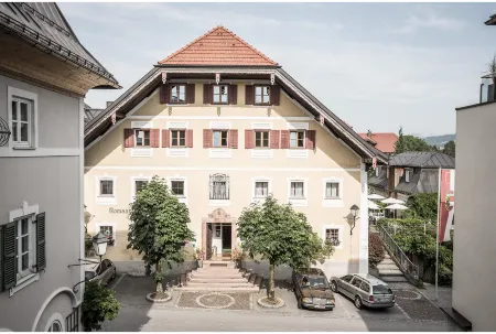 Romantik Spa Hotel Elixhauser Wirt Отели в г. Ойгендорф