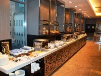 Sheraton Bucharest Hotel فنادق في بوخارست