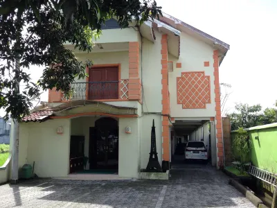Hotel Bandara Asri Các khách sạn gần Trembesi Komda