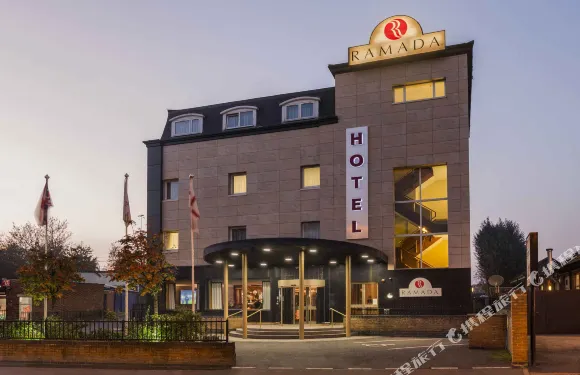 南萊斯里普薩維拉酒店